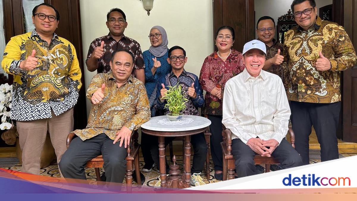 Projo Chairman Visits Jokowi's Home in Solo: For Eid Greetings and Mutual Forgiveness