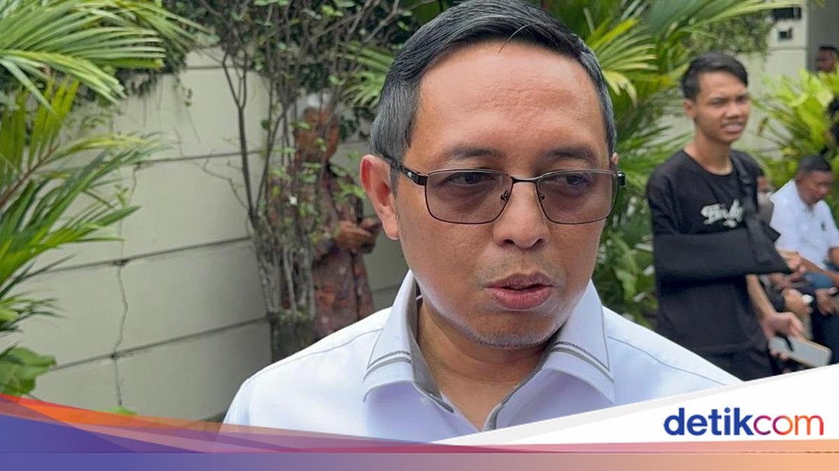 Hasan Nasbi and Budi Arie Queue to Visit Jokowi in Solo: What Did They Discuss?