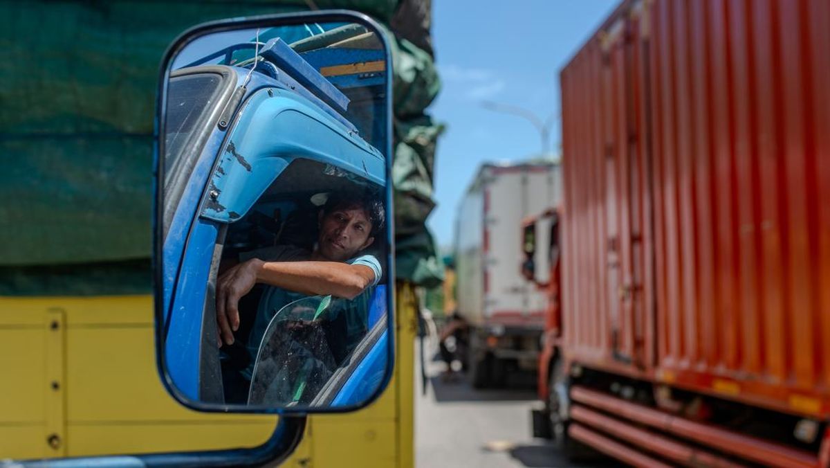 Return Flow: Three-Axle Trucks Still Banned from Passing Until 29 March