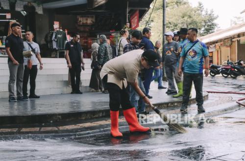 Cimahi City Government Clears 370 Tons of Accumulated Ramadan Waste from TPS