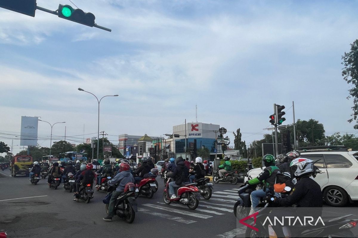 Cirebon City Government Utilises 20 CCTV Cameras to Monitor Eid Return Traffic