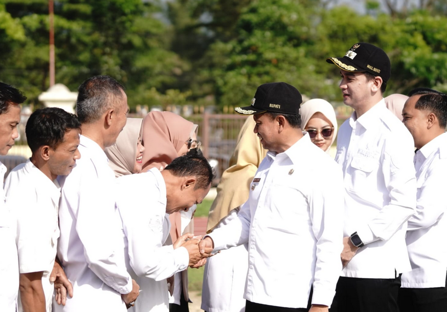 Sumedang Civil Servants Return to Offices on First Day After Eid Holiday