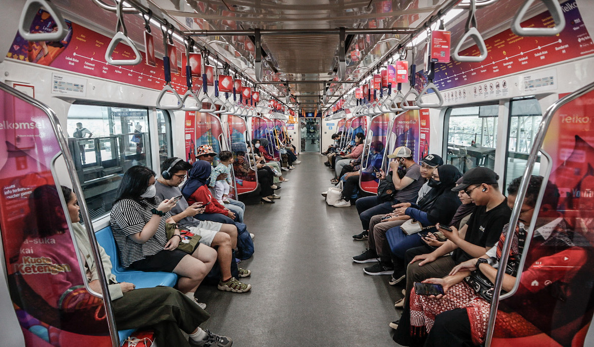Jakarta MRT Passengers Surge to 135,000 During 2026 Eid Holidays, Dramatic Increase!