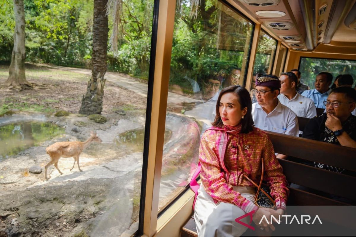 Tourism Minister Ensures Smooth Operations and Quality of Tourist Destinations in Bali