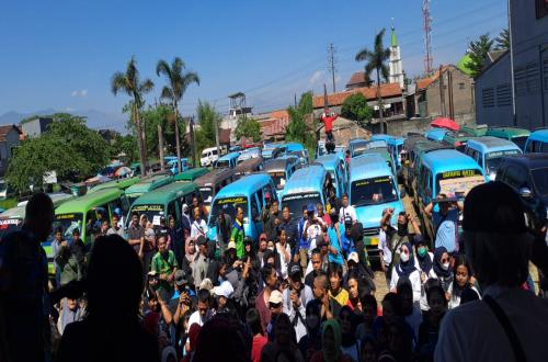 1,120 Angkot Drivers in Sukabumi Granted Holiday During Eid al-Fitr 1447 Hijriah