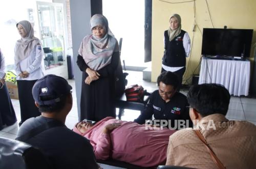 Commission V Leader Pushes for Strengthening Health Services at West Java Rest Area During Lebaran Return Flow