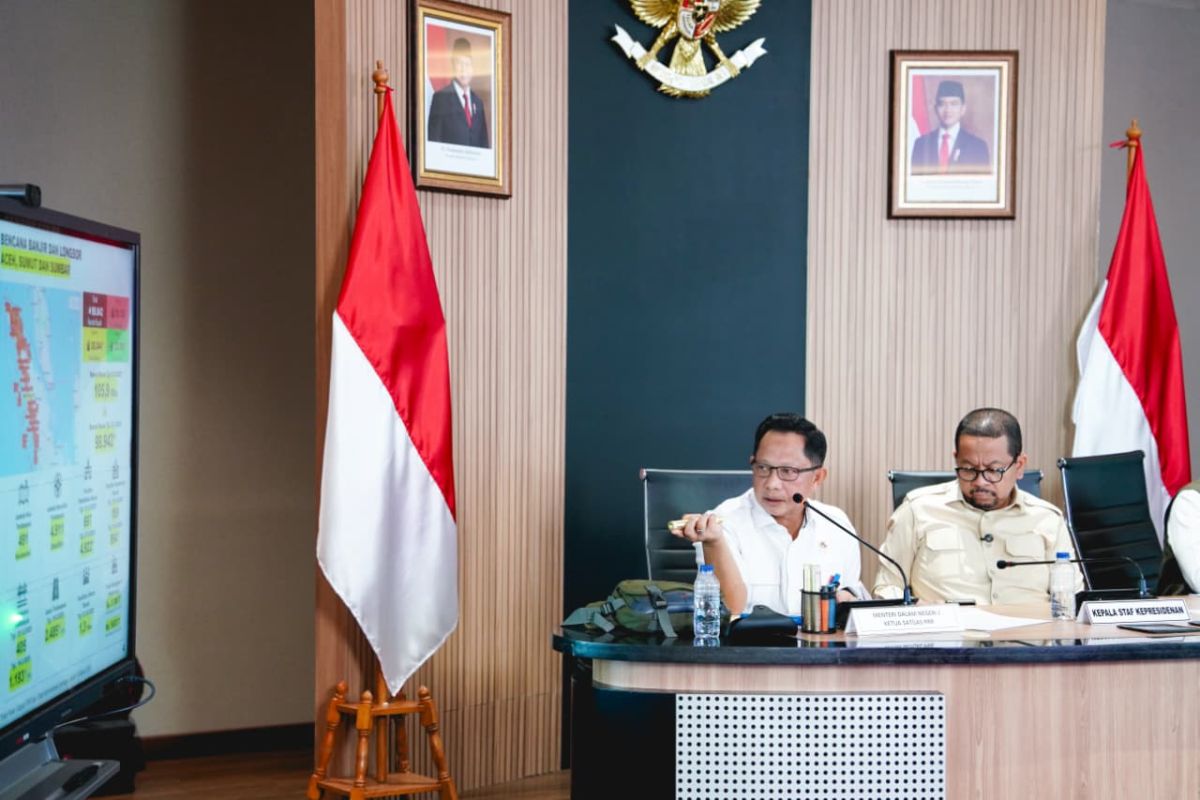 Home Affairs Minister Ensures Post-Disaster Displaced Persons in West Sumatra No Longer in Tents