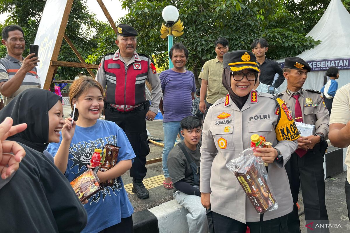Bekasi Police Chief Inspects Return Traffic Flow at Integrated Post in Gedung Juang
