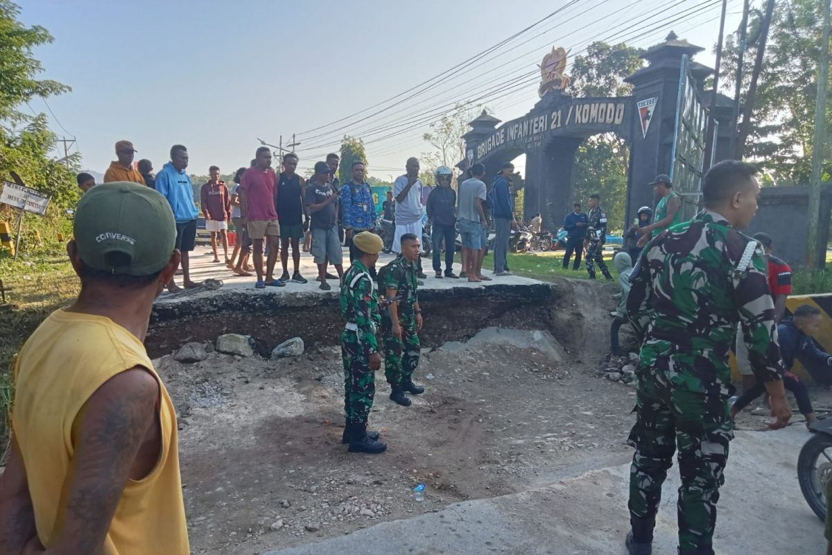 Transport on Timor Island Paralyzed After Bridge Subsidence