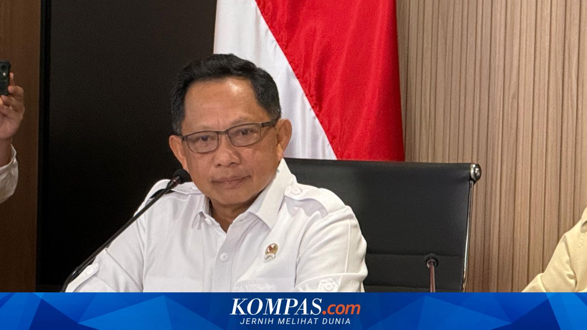 Home Affairs Minister "Chases" Regional Heads: Flood Victims in Sumatra Should Not Stay Long in Temporary Housing