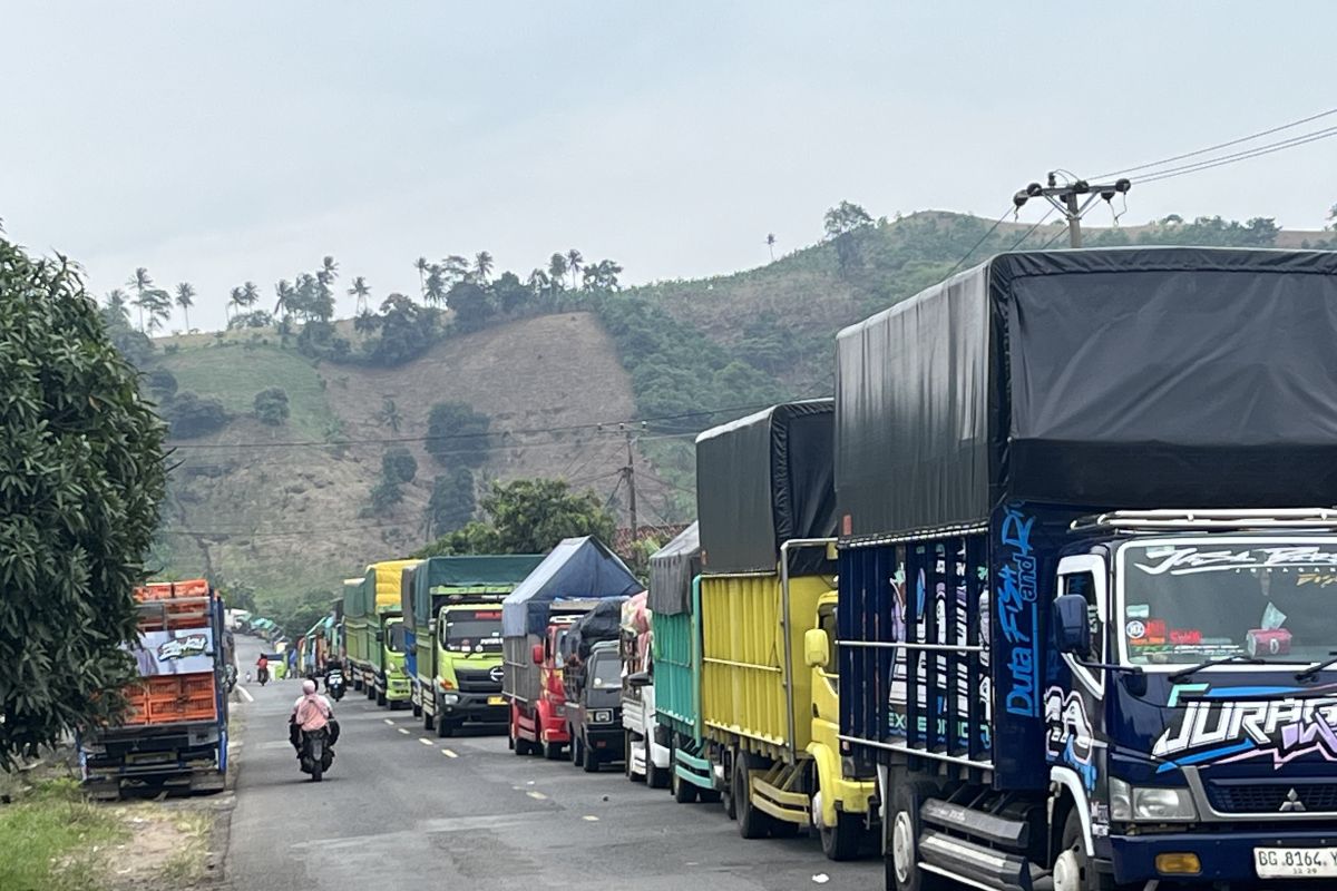 Logistics Vehicle Queues at PT SMA Port Stretch Up to Five Kilometres
