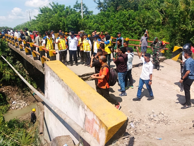 12-Metre Bridge Collapses, Main Access to Timor Completely Paralysed