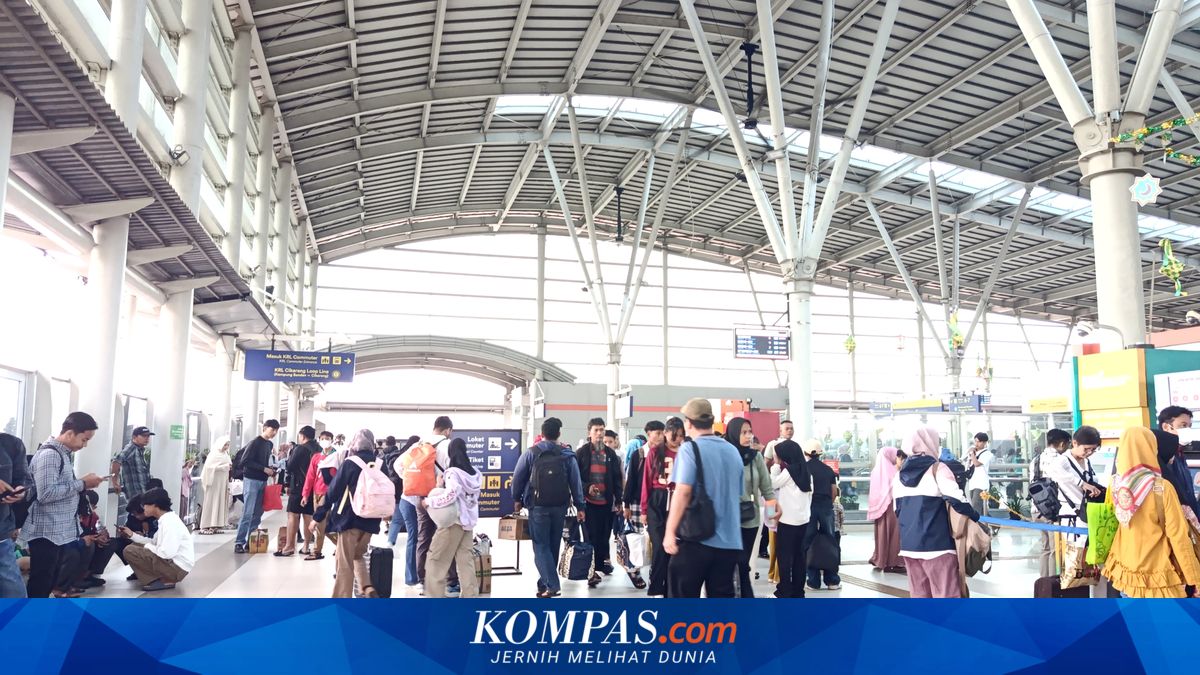 Lebaran Return Flow Still High, 8,477 Passengers Arrive at Bekasi Station on Thursday Morning