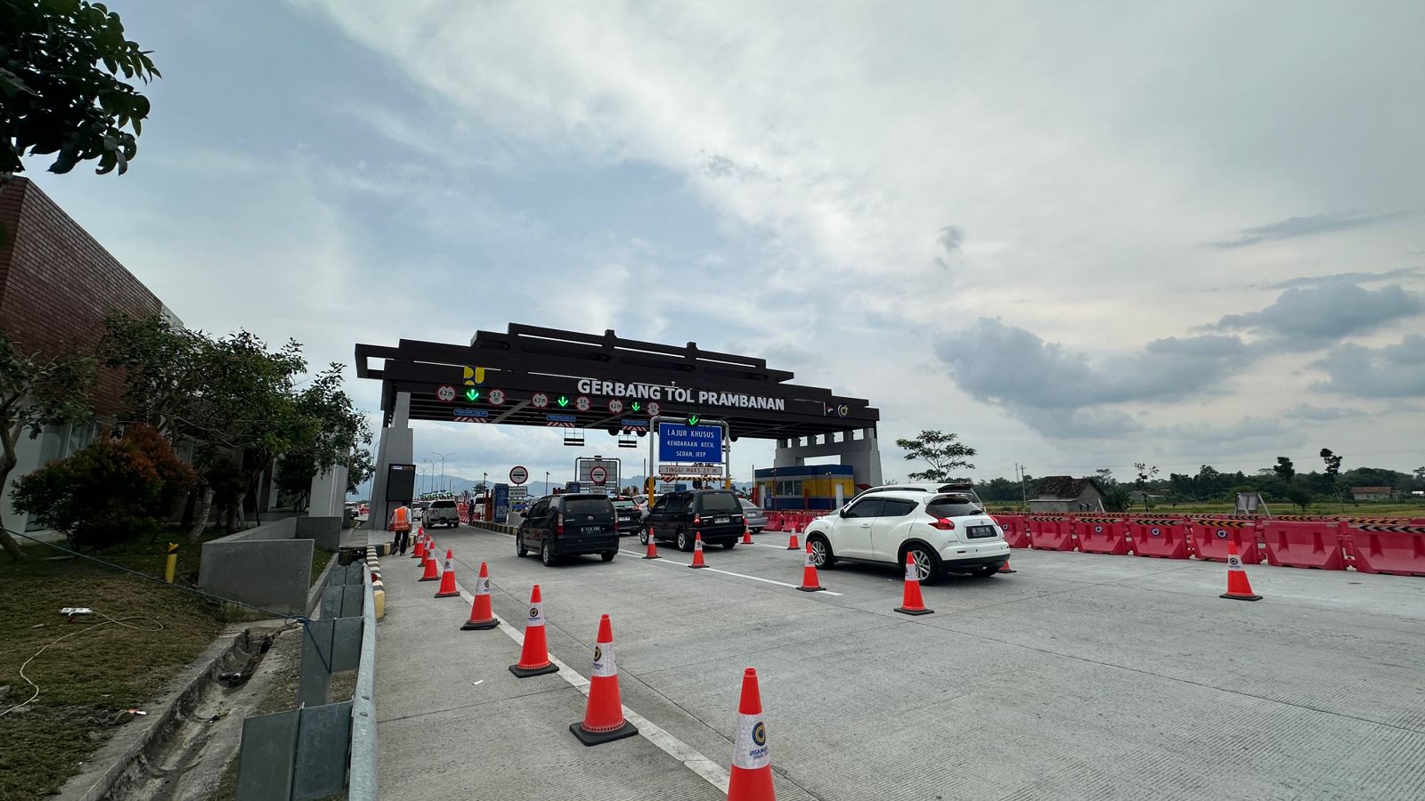 Over 2.8 Million Vehicles Pass Through the Nusantara Regional Toll Road Sections