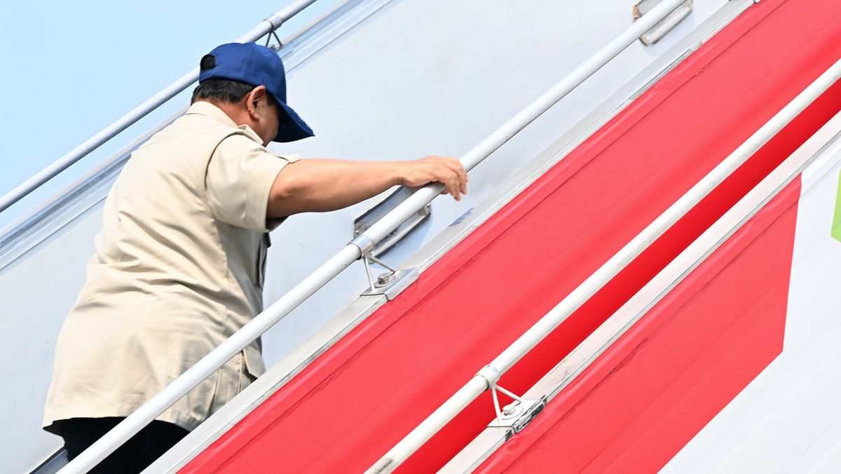 Prabowo's Overseas Working Trips to Safeguard People's Jobs