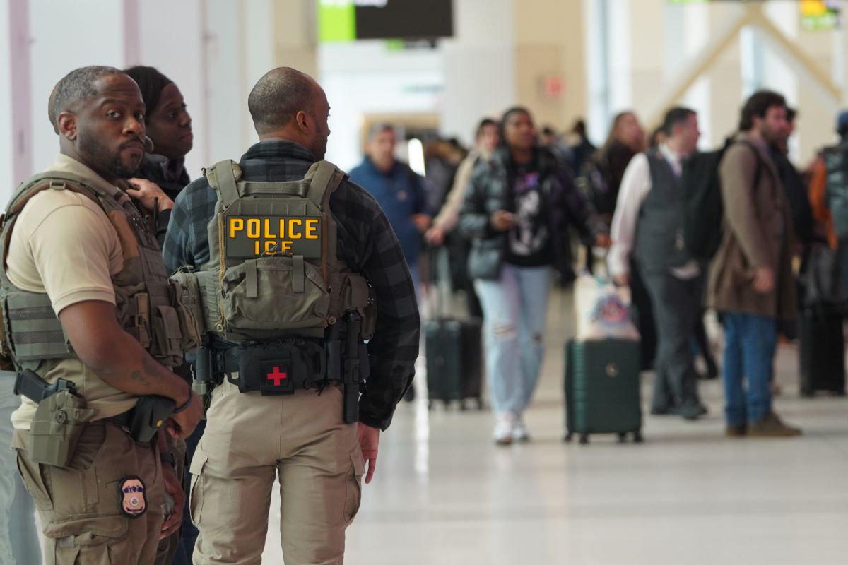 Shutdown Triggers Staff Shortages, US Airport Wait Times Exceed 4 Hours