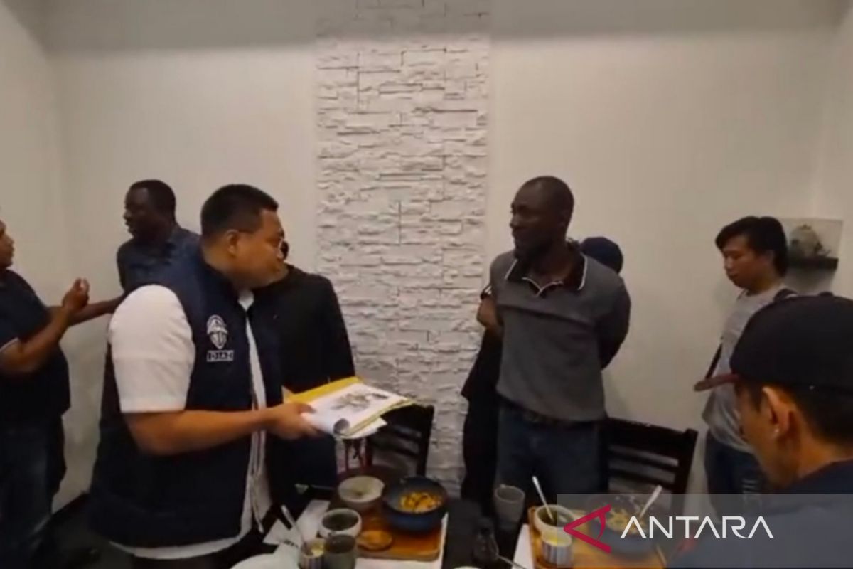 Police arrest Liberian nationals for scamming victims using fake dollar scheme