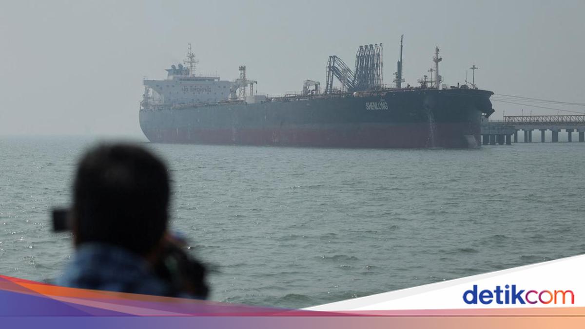 Iran Allows Malaysian Oil Tankers to Pass Through Strait of Hormuz