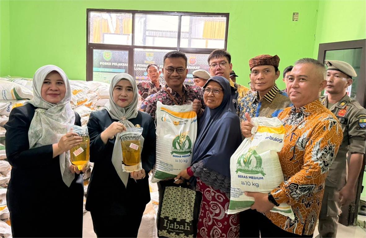 Food Assistance as a Social Safety Net Distributed in Cirebon City