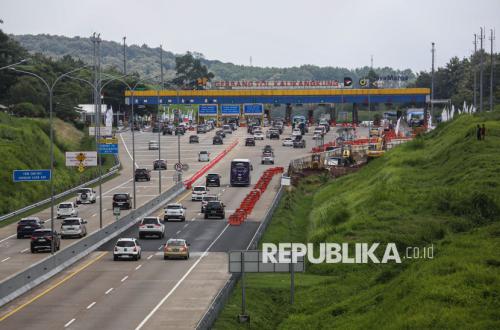 Traffic Jams Prompt Commuters to Cry Out on Social Media, Demanding National One-Way Scheme on Cipali Toll Road Towards Jakarta