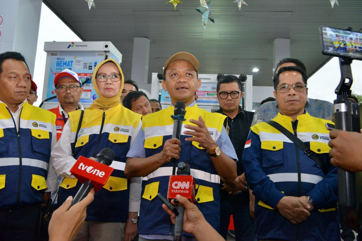 Minister Bahlil assures secure energy supply during Eid return flow