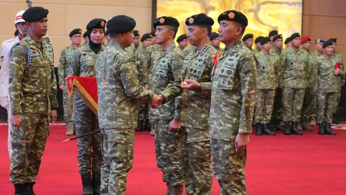 TNI Commander Officially Appoints Territorial Chief of Staff Lieutenant General Bambang Trisnohadi