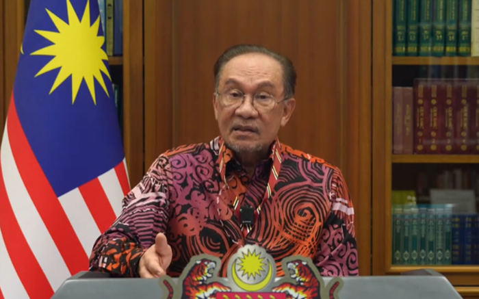 Malaysia Fine-Tunes Phased Work-from-Home Plan as Oil Supply Risks Rise