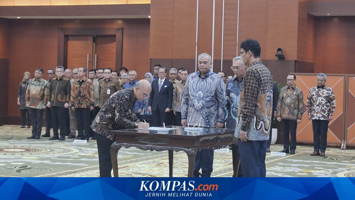 Purbaya Inaugurates Robert Marbun as Secretary General of the Ministry of Finance, Replacing Heru Pambudi