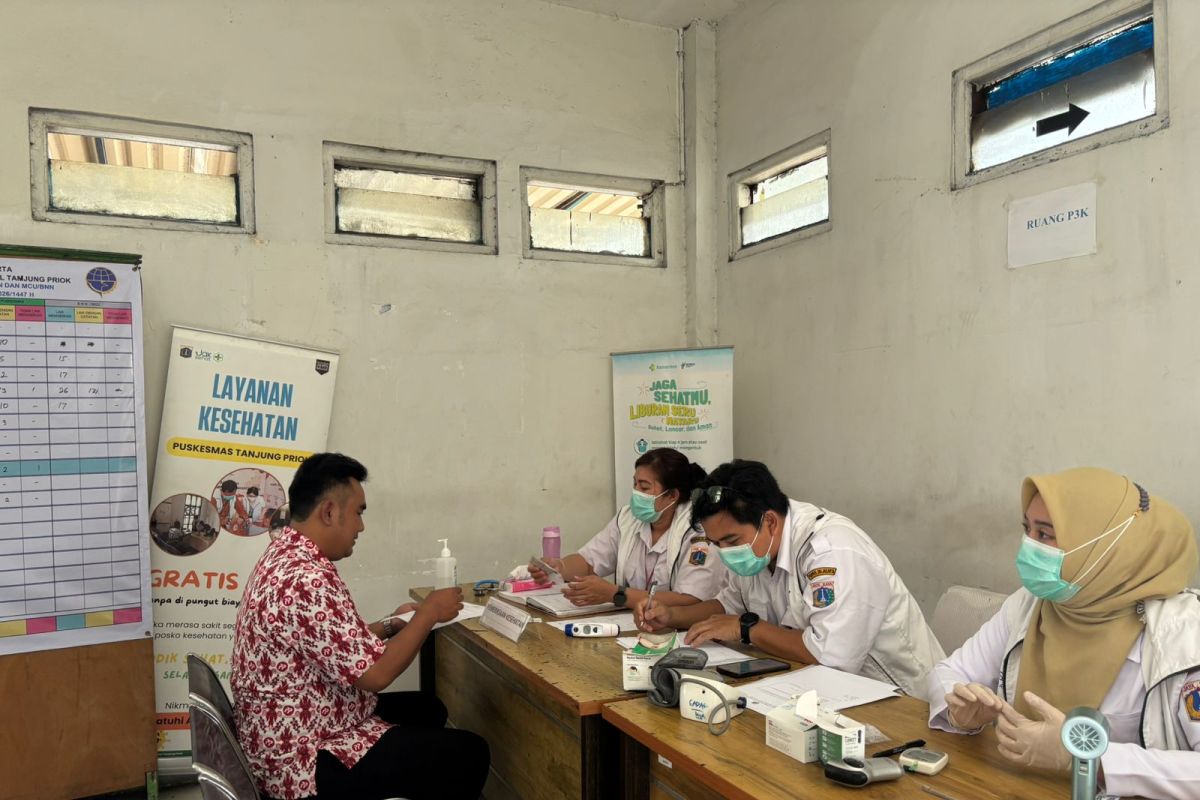 Hundreds of intercity bus drivers undergo health checks at Tanjung Priok Terminal