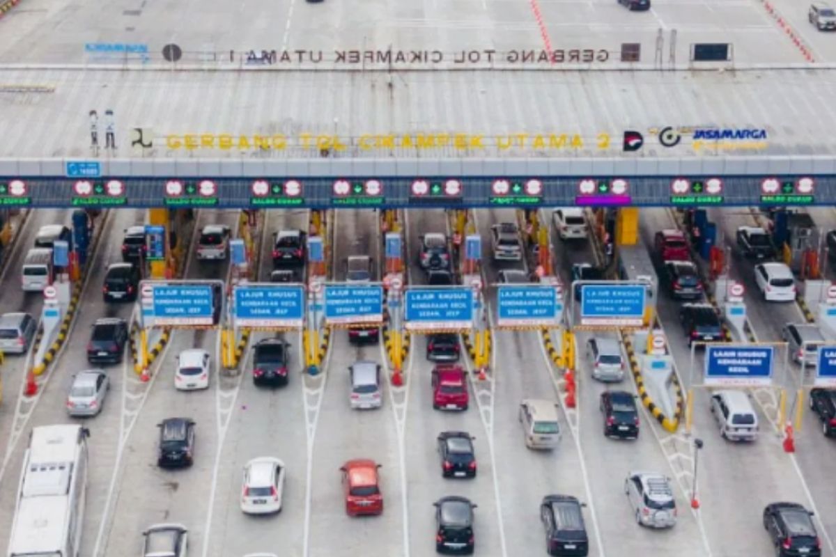 JTT operates 22 toll gates at Cikatama GT to welcome one-way Trans Java Toll
