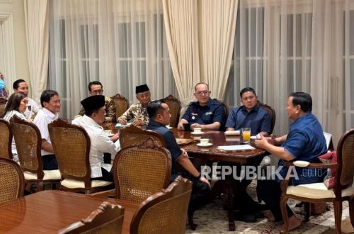 Prabowo Orders KAI to Build Housing Along Senen Market Railway Tracks