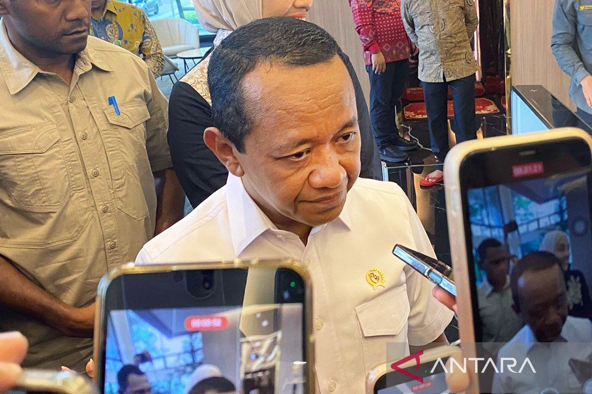 Bahlil examines technical aspects of coal export tax, emphasises caution