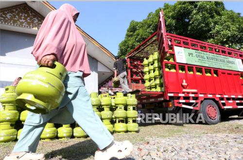 LPG Supply Secure, Bahlil Urges Public to Use It Wisely