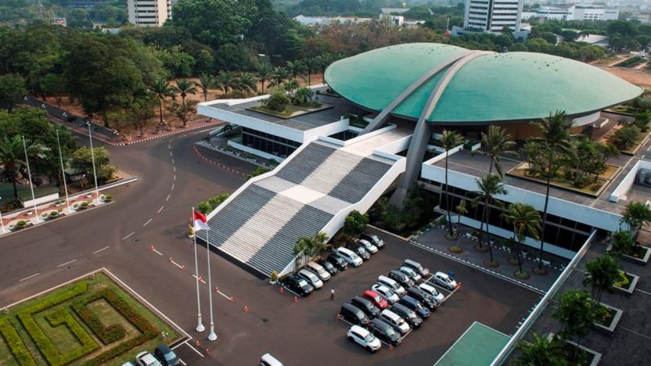 Indonesia Begins 'Tightening the Belt', DPR Building Lights Out Every Night to Reduced Fuel Quotas for Officials