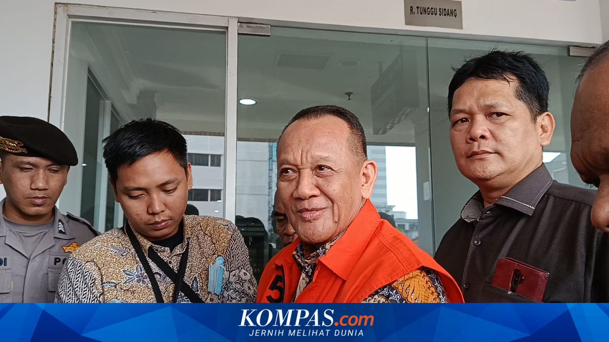 Former Supreme Court Secretary Nurhadi Requests Acquittal in Gratuity and Money Laundering Case