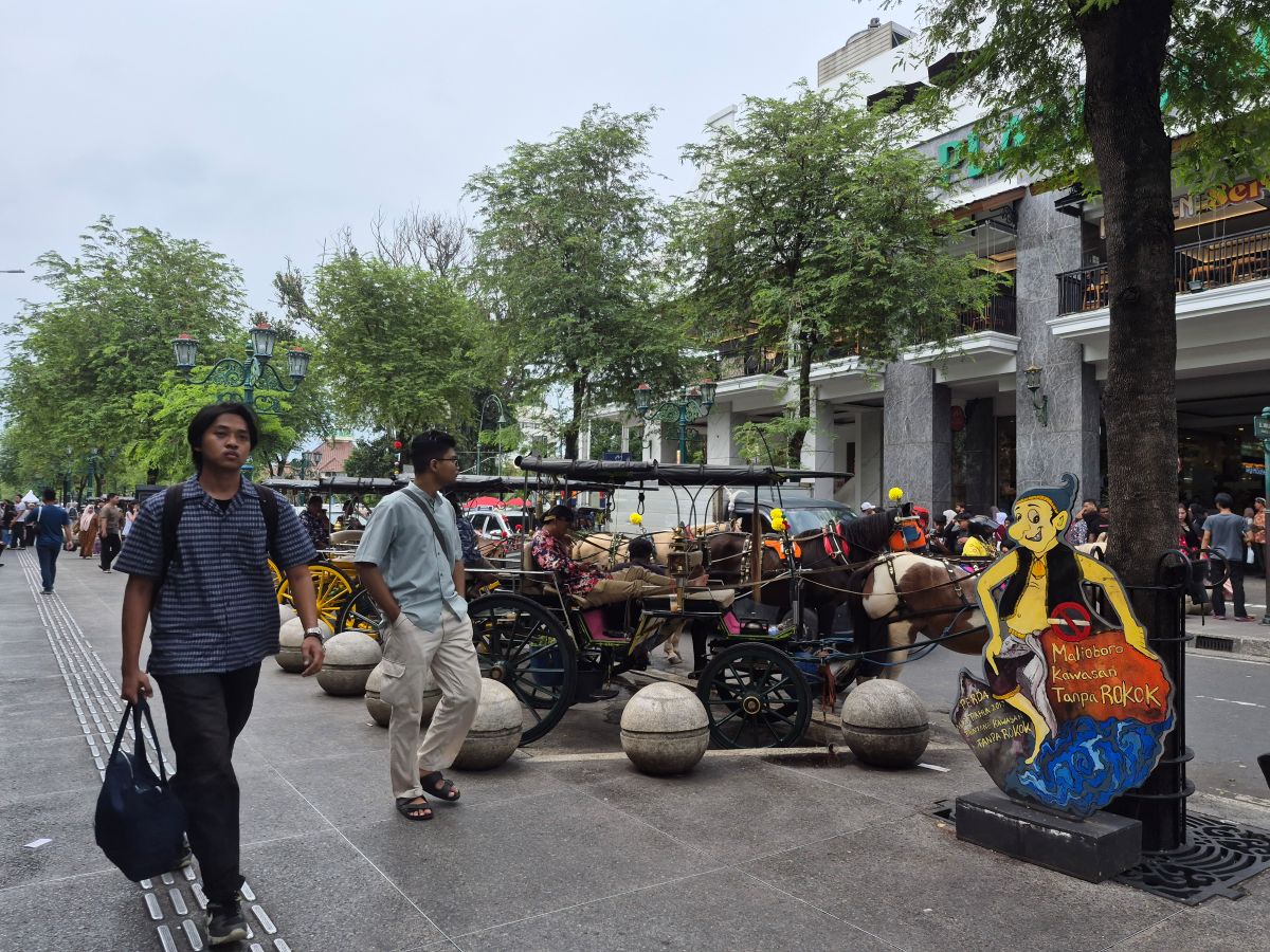 Smoking Violations Dominate During Eid Holiday in Malioboro