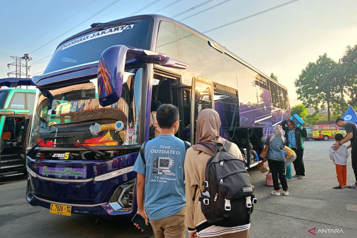 Kampung Rambutan Terminal Handles Over 22,000 Passengers Up to H+6