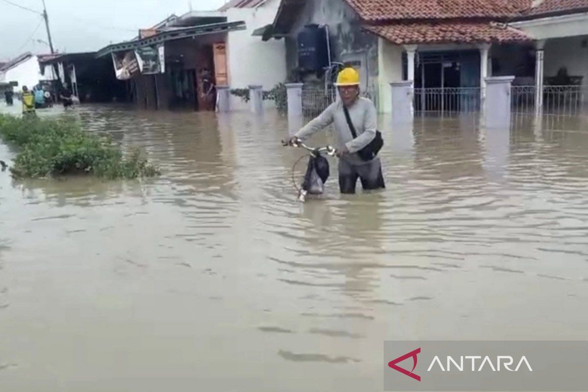 BNPB: Flooding from Comal River Overflow Submerges 16 Villages in Pemalang