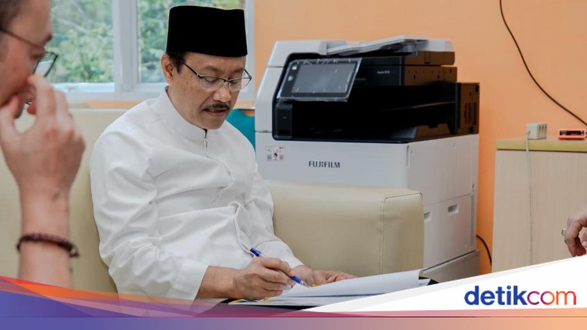 Inspection of Potential Site for New People's School at LAN, Gus Ipul: Very Representative