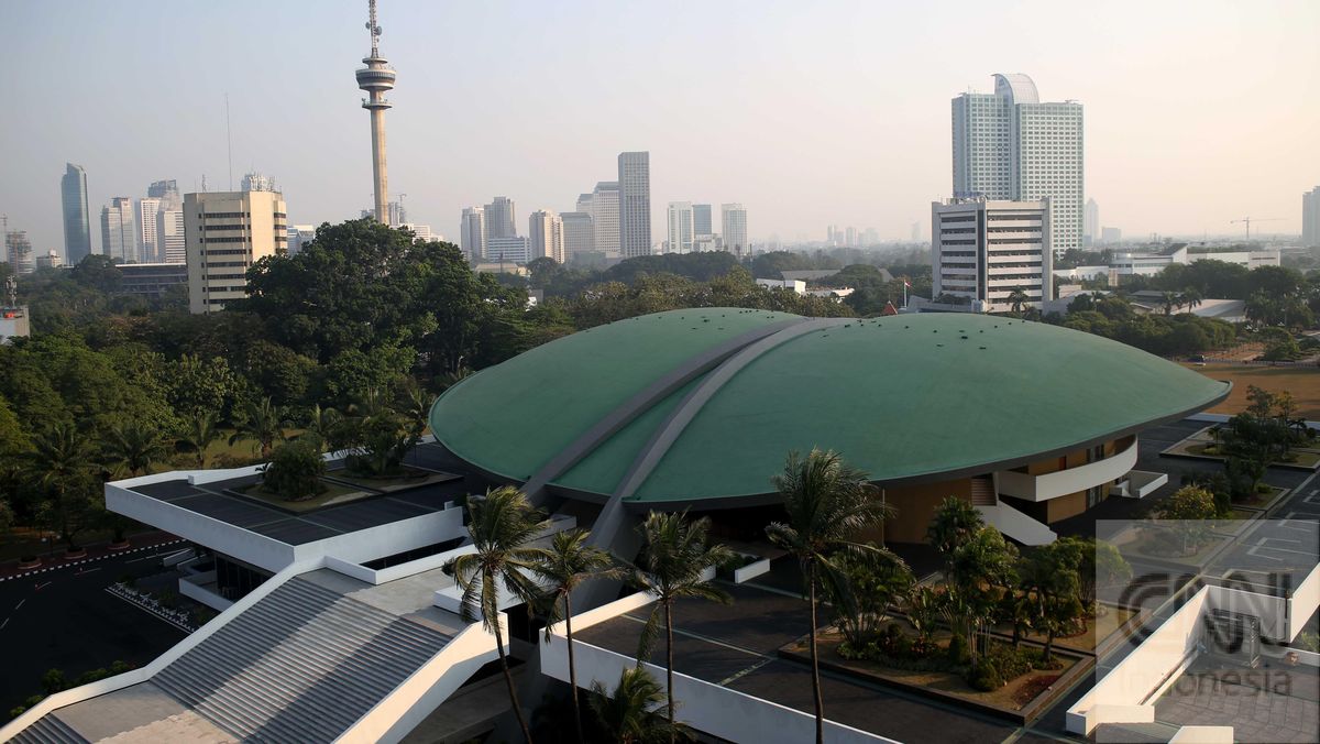 DPR Secretary General Cuts Fuel Allowance for Echelon Officials, Building Lights Turned Off at 18:00