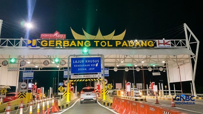 Views of the Padang-Sicincin Toll Road, a Favourite Among Locals During Eid Holiday