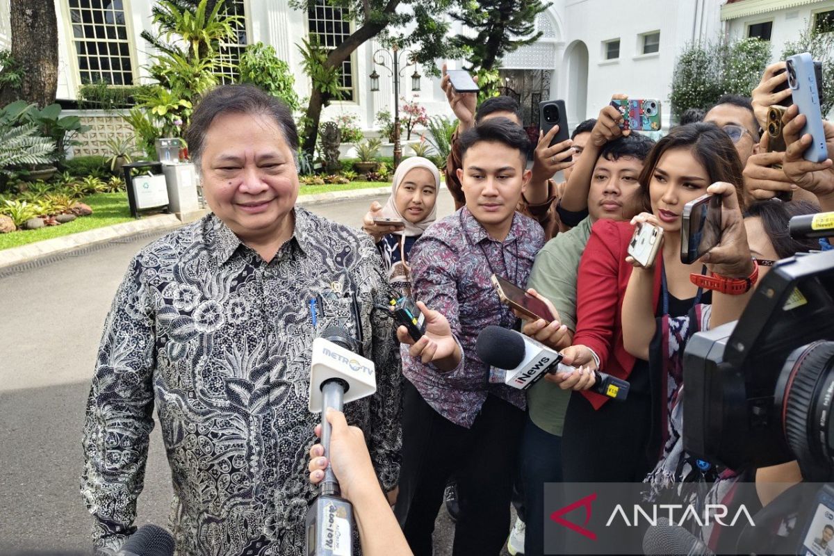 Coordinating Minister Airlangga assures WFH policy will be set in March