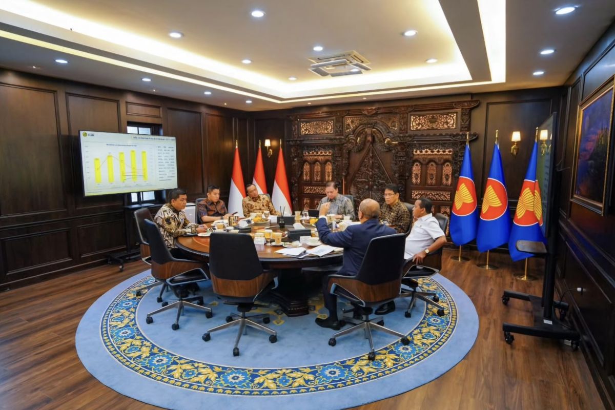 Cabinet Secretary Teddy attends meeting on energy policy and economic stimulus