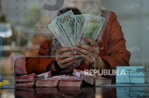 Investors Doubt War Tensions Will Ease, Rupiah and JCI Weaken