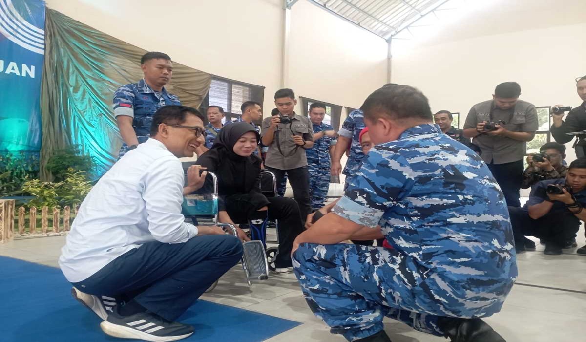 Kick Andy Foundation and Indonesian Air Force Deliver Prosthetic Legs in Yogyakarta