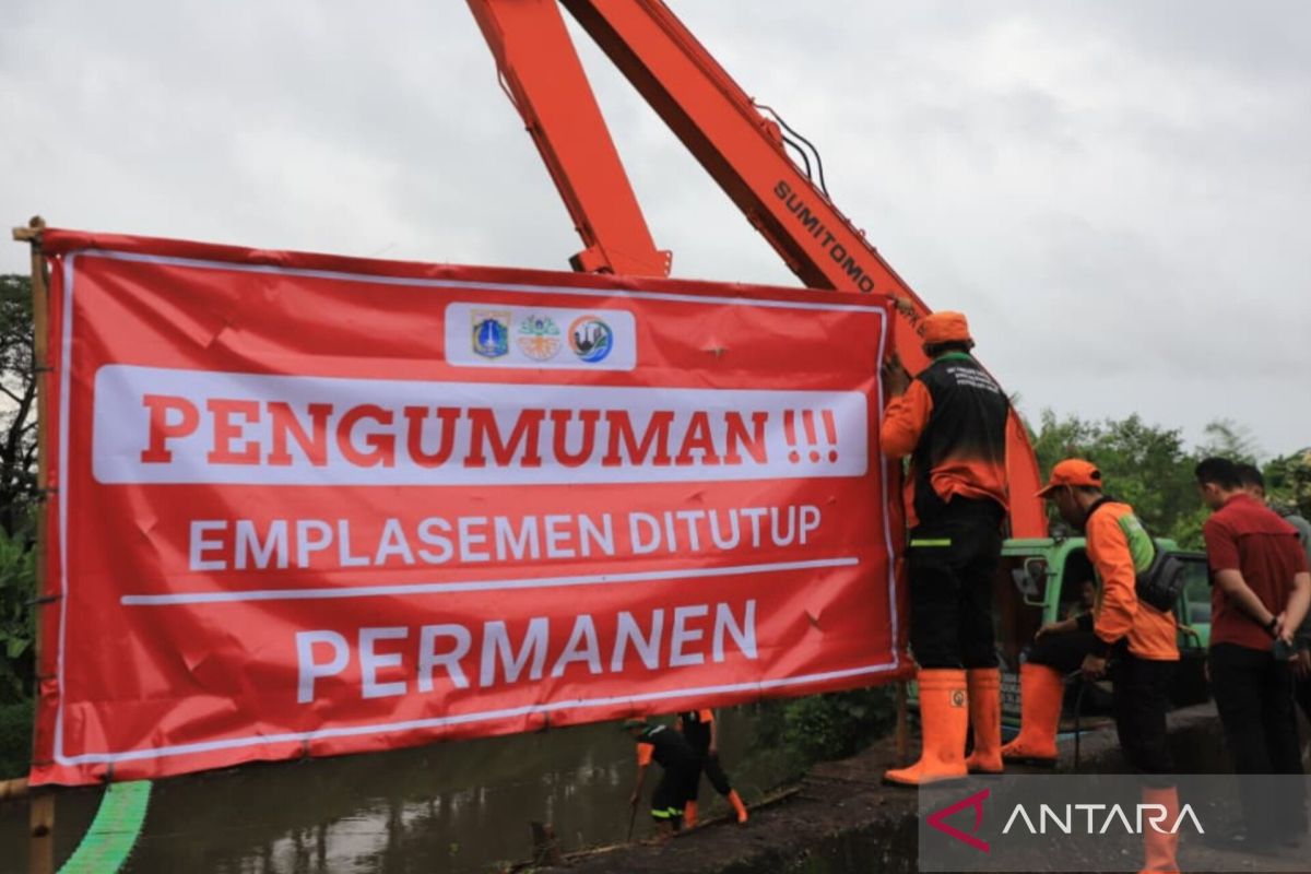 DKI Jakarta Will Not Sanction Rubbish Truck Driver After Viral Dumping Incident in Tanah Kusir