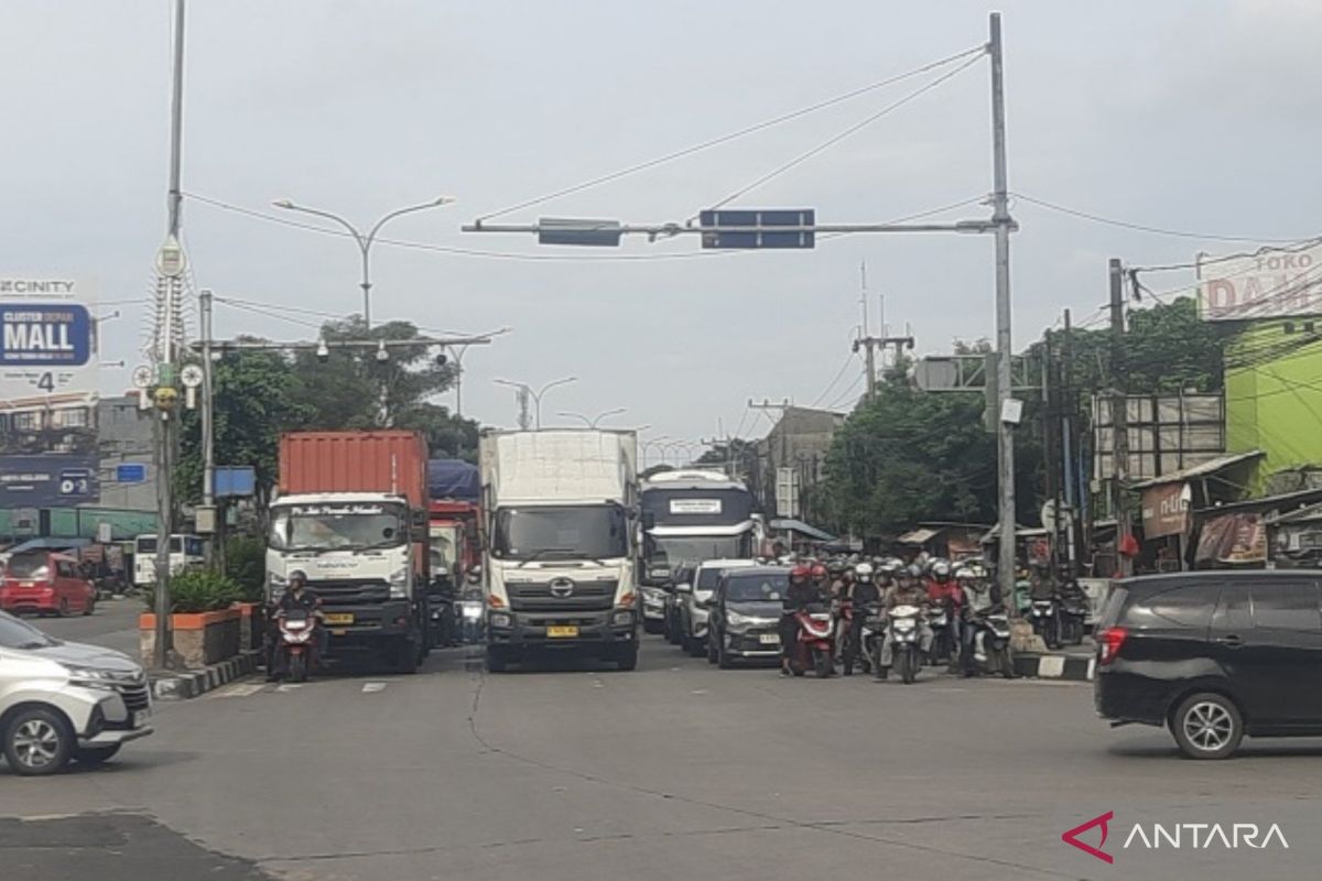 Vehicle Build-Up on Bekasi's North Coast Route Remains Under Control