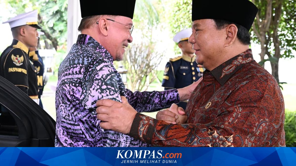 Malaysian PM Welcomed Directly by Prabowo Upon Arrival at Jakarta Palace