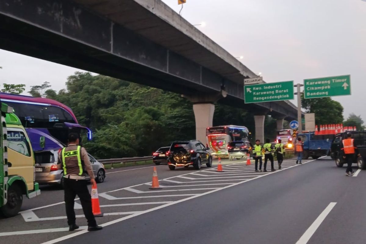 Jasamarga adjusts traffic engineering on Japek Toll Road