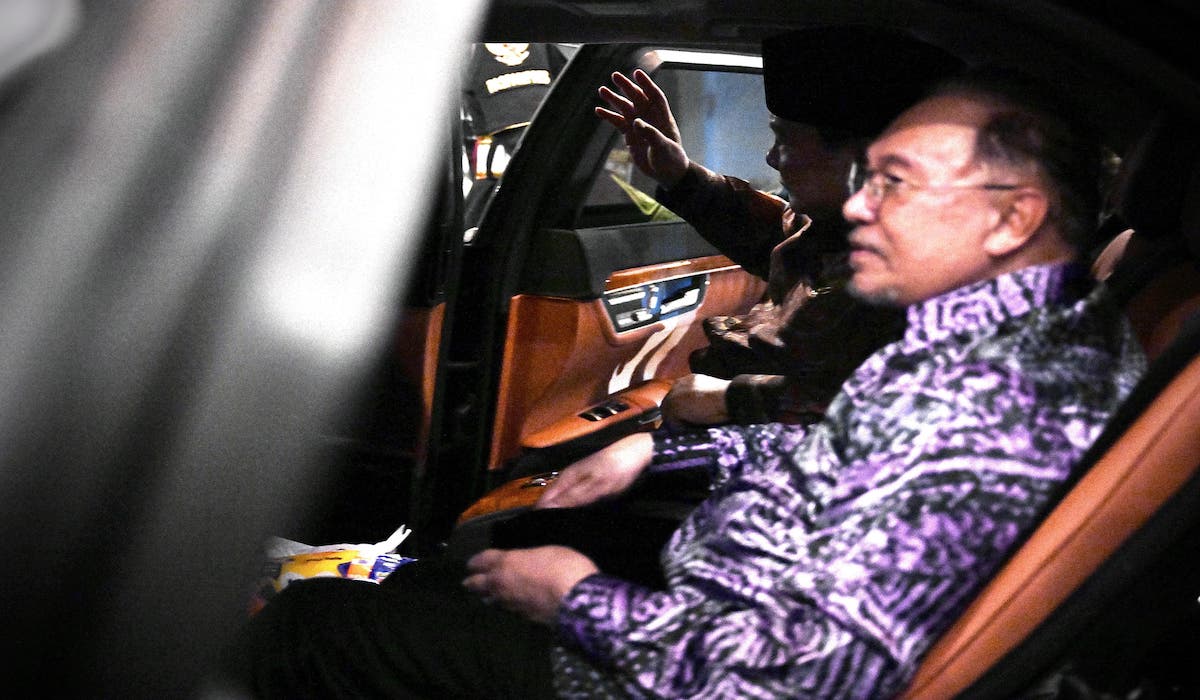 One Car to the Airport: Prabowo and Anwar Ibrahim's Closeness in the Spotlight